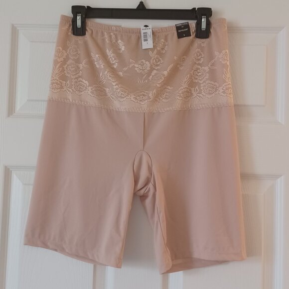 NEW! Torrid Curve Microfiber High-Rise 360° Waist Smoother Short Size 1 (14/16) - Picture 4 of 9